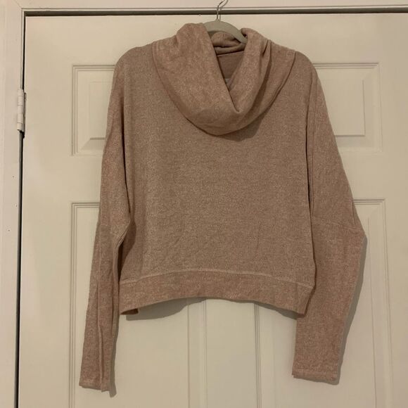 BB Dakota Turtleneck Cream Sweater No label - Picture 1 of 4